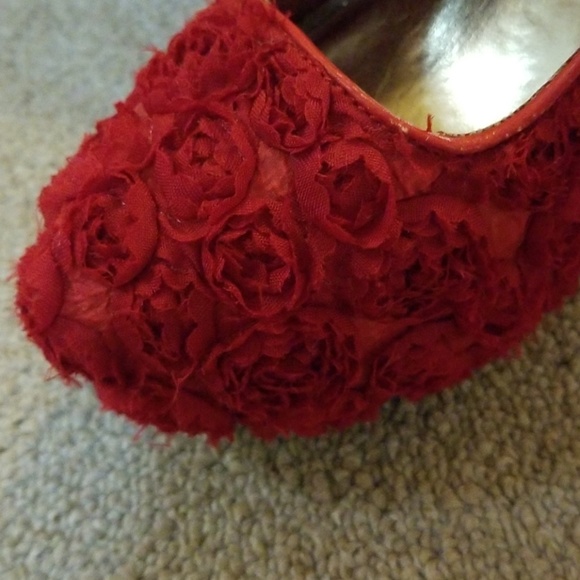 Red  heels - Picture 6 of 6